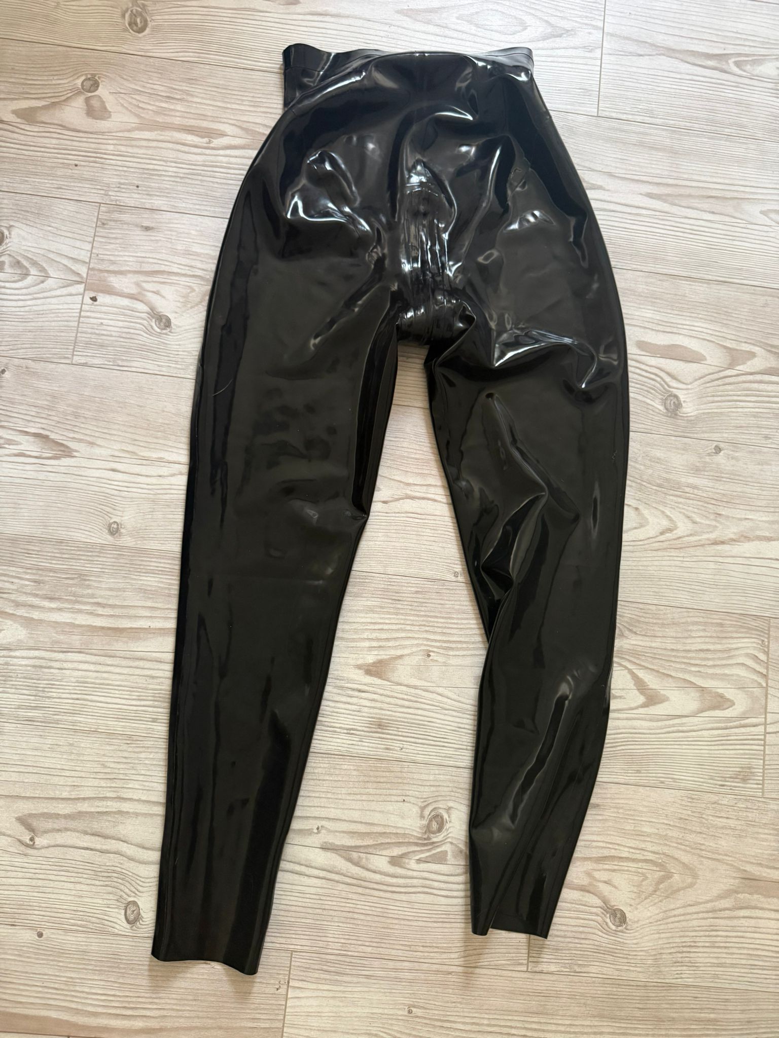 Schwarze Latexhose mit Reißverschluss von Demask